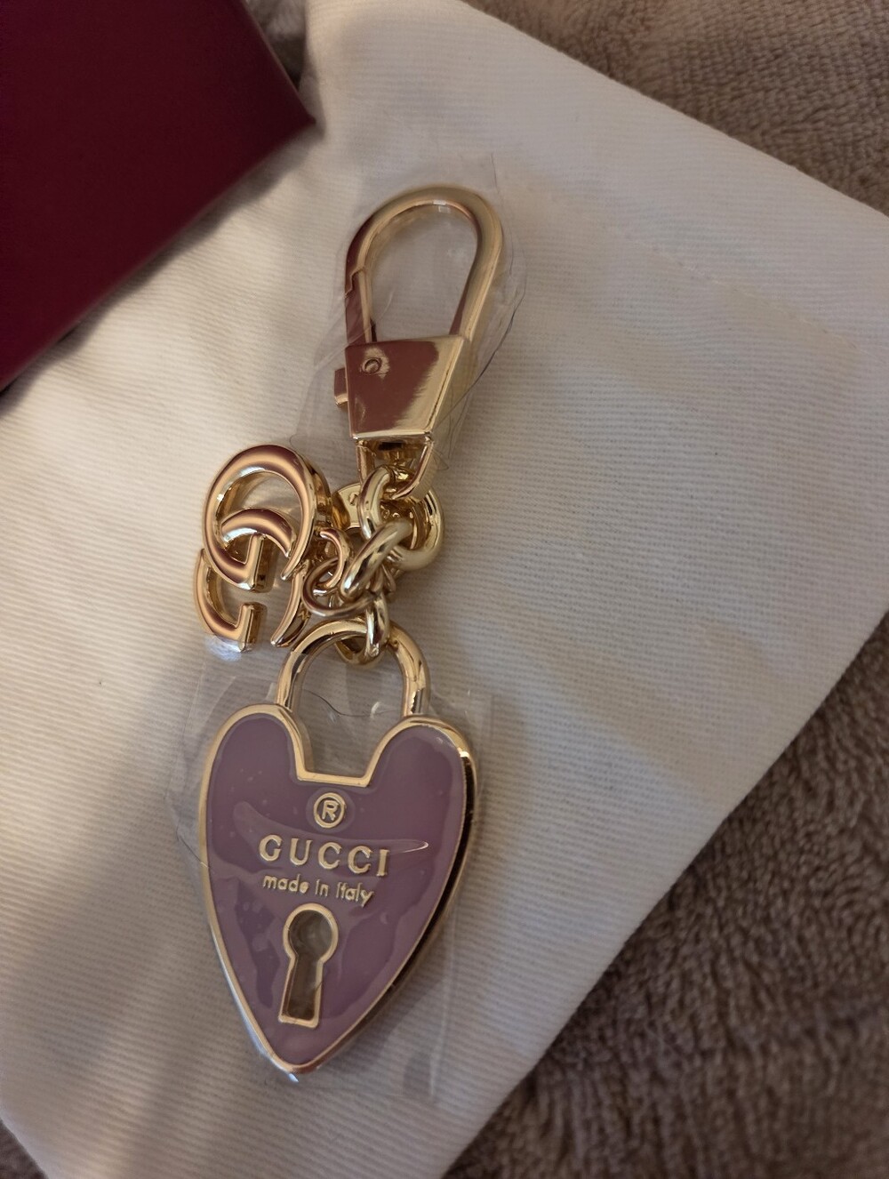 Gucci Heart Padlock Key Charm - Picture 2 of 4